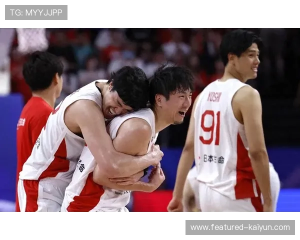 波特兰木材队公开训练日吸引超过一万名球迷到场热烈支持